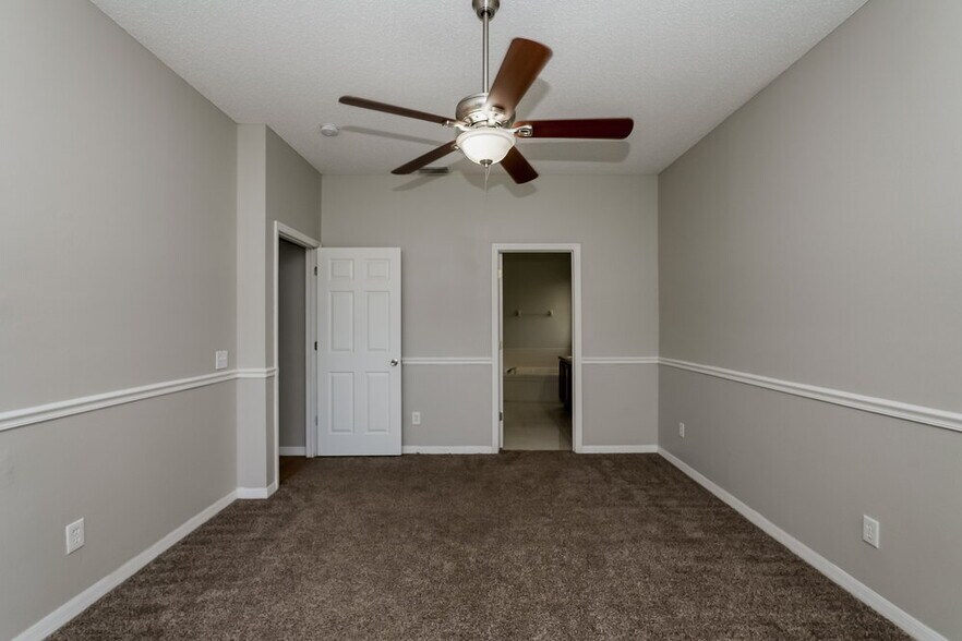 Building Photo - 1231 Loretto Cir