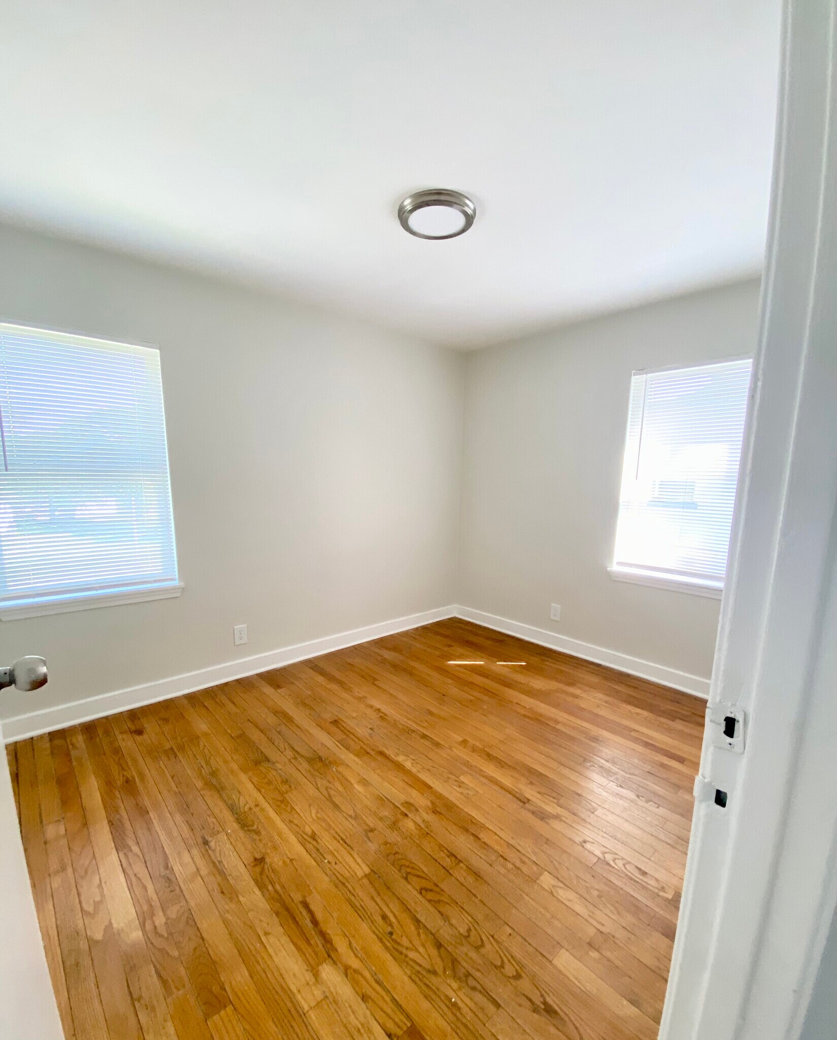 Building Photo - 1445 Nightingale Rd