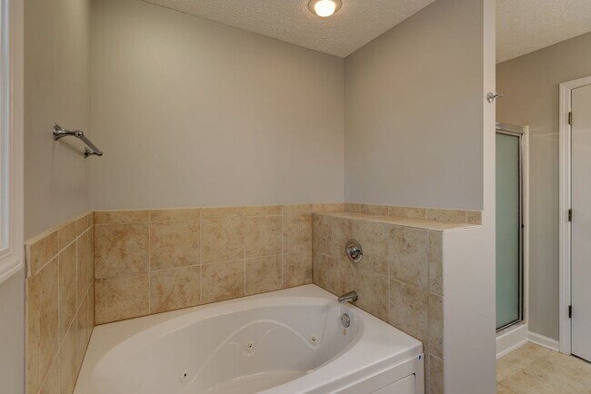 Building Photo - 791 Colin Ct