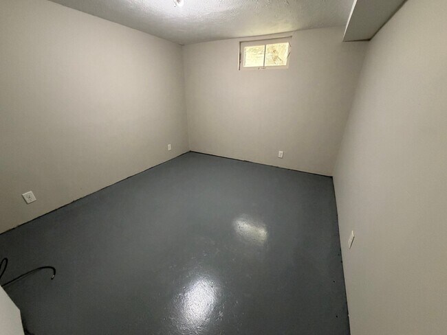 Building Photo - 3732 N 36th Ave
