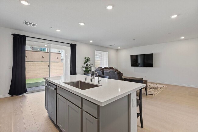 Building Photo - Desirable Inspirada Next-Gen Home! 4 Bedro...