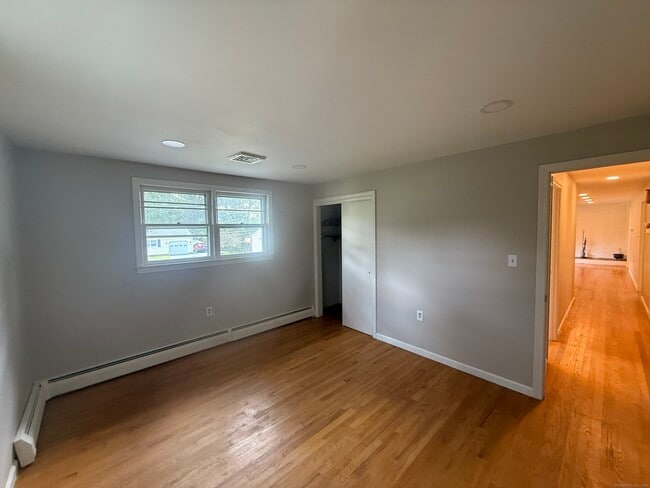 Building Photo - 40 Greenfield Dr