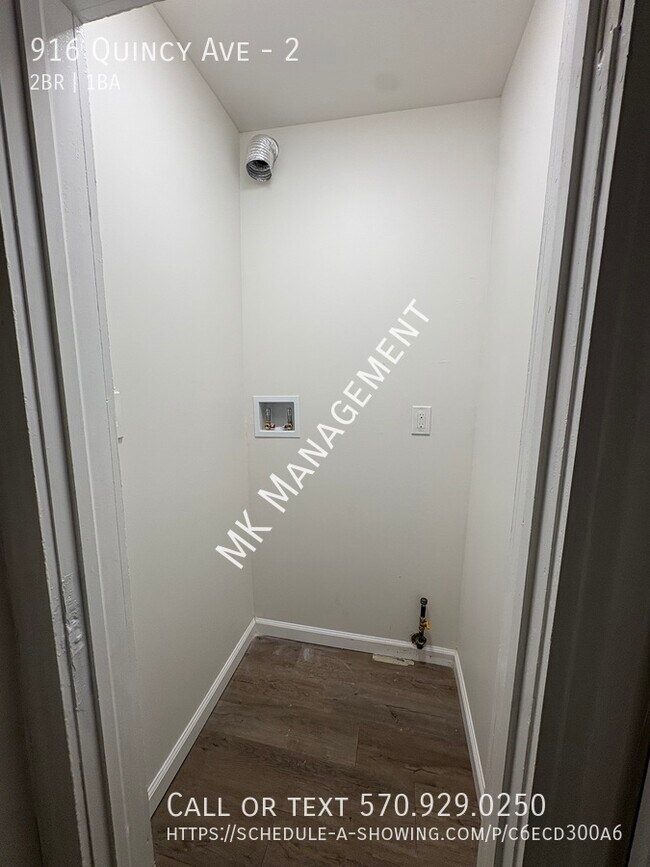 Building Photo - 916 Quincy Ave