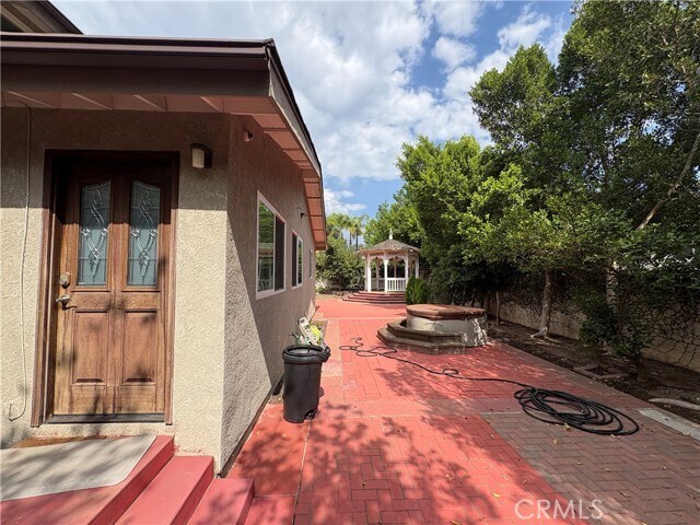 Building Photo - 1740 Orangewood Ave