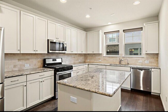 Building Photo - 7220 Wyoming Springs Dr