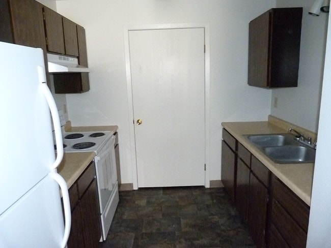 Building Photo - Beaverhead Villas Apartments