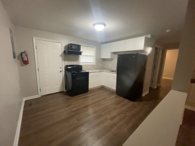 Kitchen - 716 Marsh St