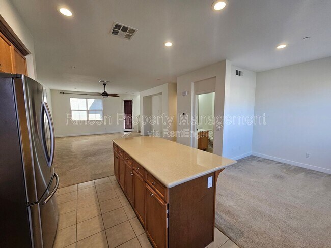 Building Photo - 209 Westpark Ct