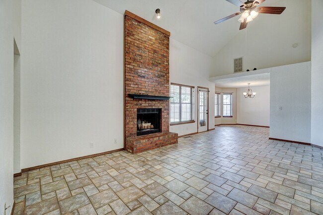 Building Photo - Comfortable Living in Edmond – 3BR with Prime Convenience