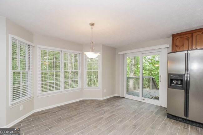 Building Photo - 345 Justin Dr