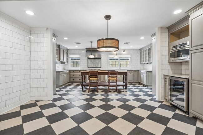 Building Photo - 5210 Meadow Lake Ln