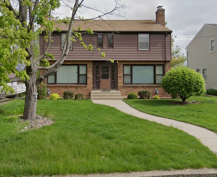 Front of the House - 4422 W 36th St