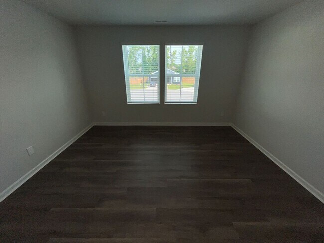 Building Photo - 503 Sandy Holw Dr