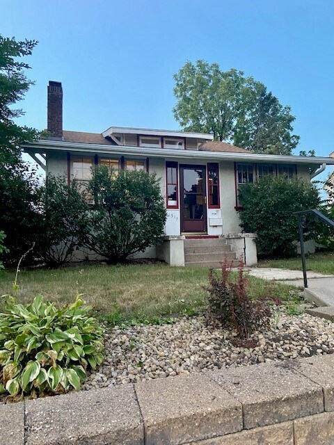 Primary Photo - 1517 Como Ave
