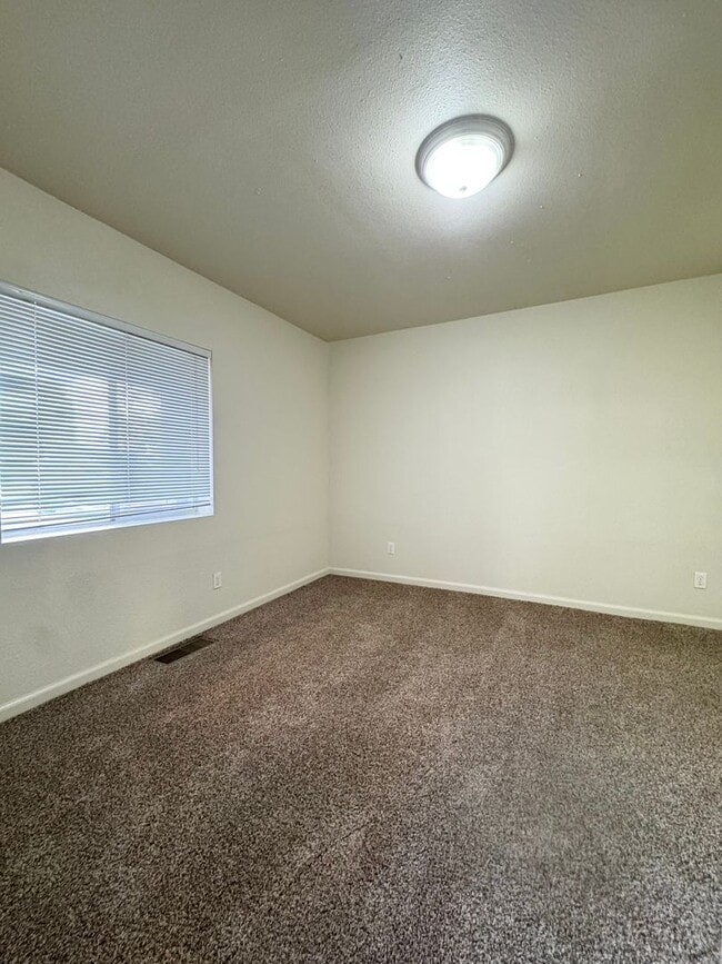 Building Photo - OL2441