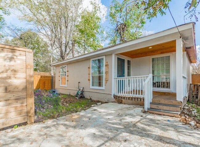 Primary Photo - 3002 Kirk St