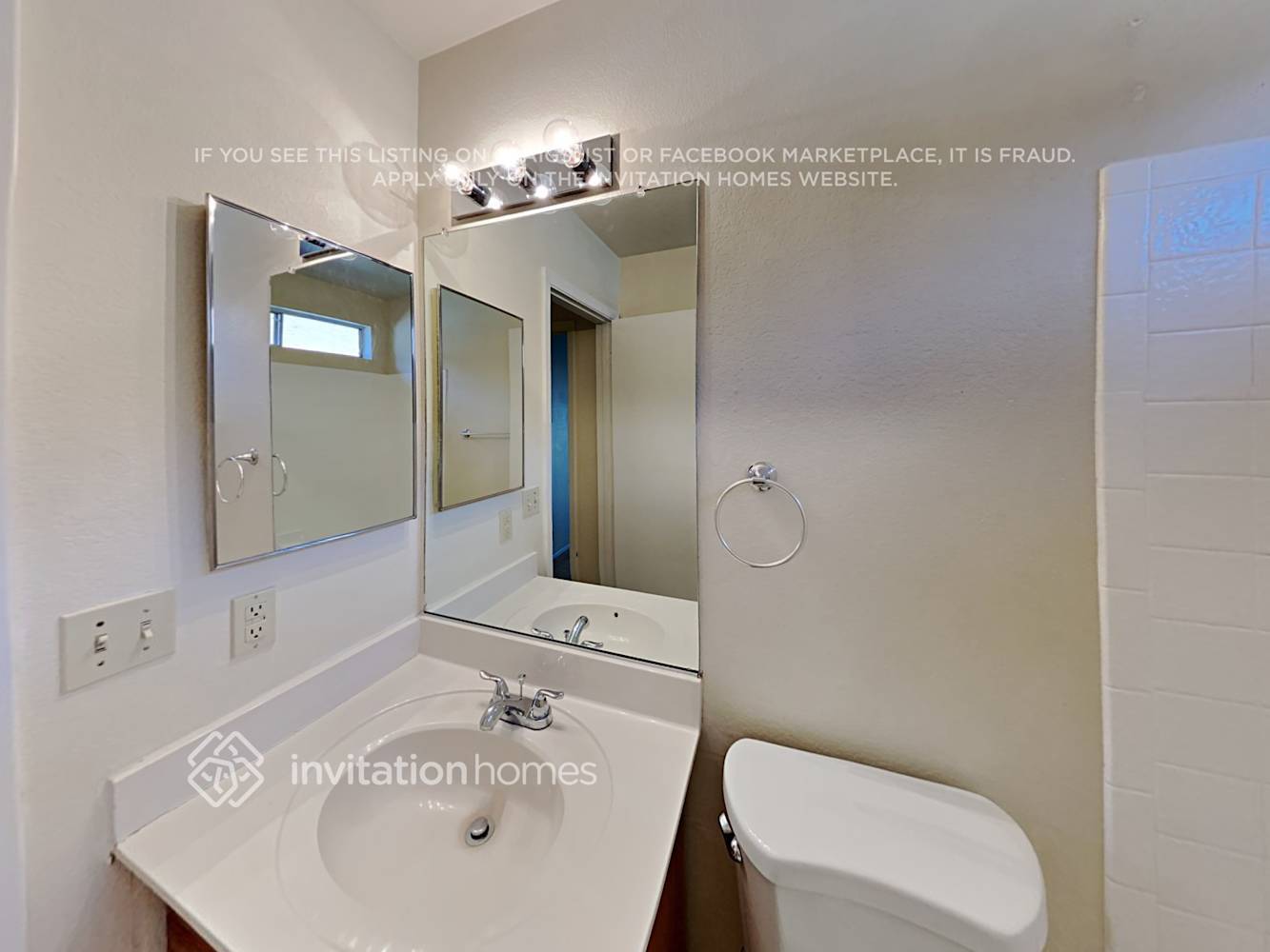 Building Photo - 10851 W Ruth Ave