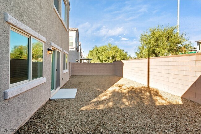 Building Photo - 9404 Sand Tiger Ave