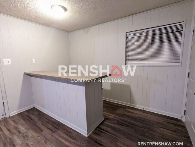Building Photo - 1863 E. Alcy Rd. - Self Tour Available Thr...