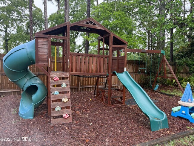 Building Photo - 8562 Echoridge Ct