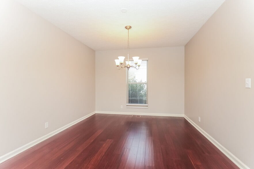 Building Photo - 3708 Seasons Dr