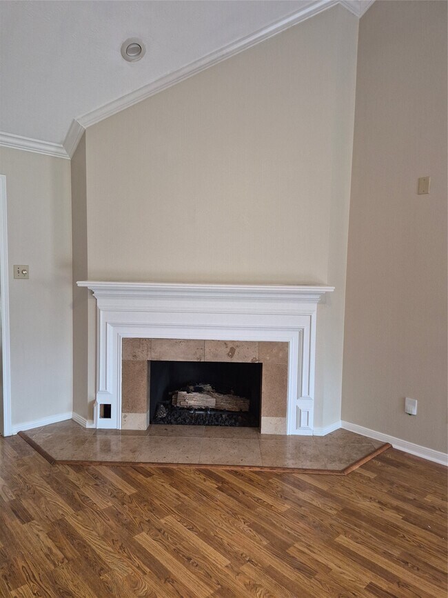 Building Photo - 15214 Park Estates Ln