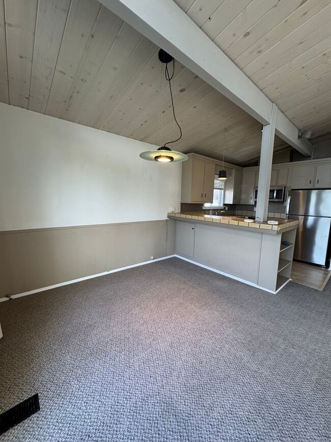 Building Photo - 3 bedroom home in Seacliff- Close to Seacl...