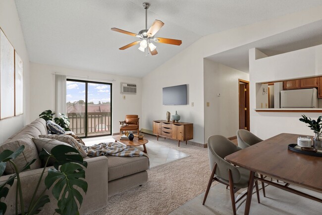 Cascade - 2 Bed / 1 Bath - 900 Sq.Ft. - Jordan Creek and Mills