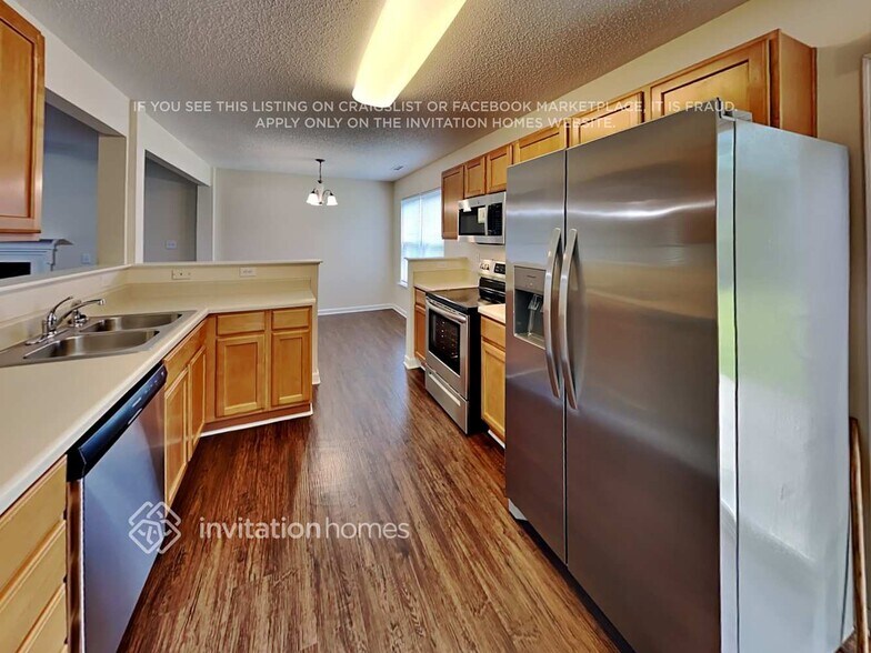 Building Photo - 3612 Deering Dr