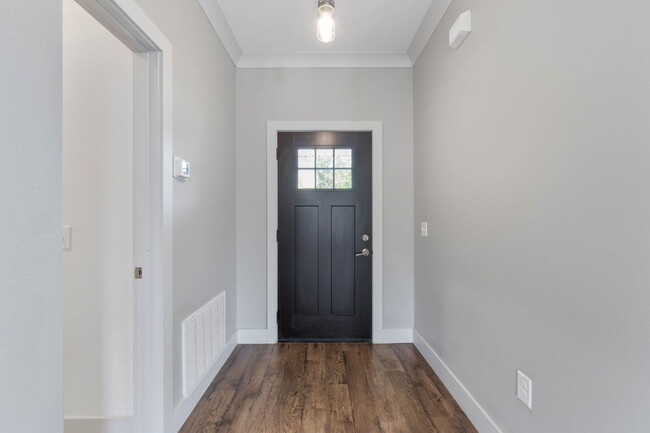 Building Photo - 4464 Goldfinch Way