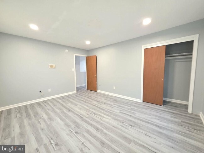 Building Photo - 8241 Robin Hood Dr
