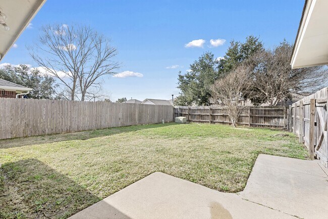 Building Photo - 1317 Baywood Ln