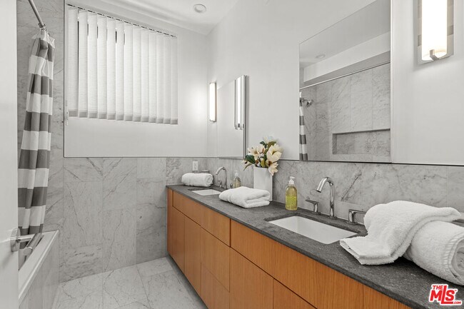 Building Photo - 11706 Charnock Rd