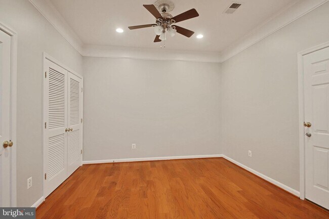 Building Photo - 20417 Bowfonds St