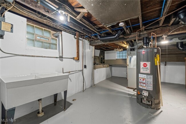 Building Photo - 3303 E 118th St