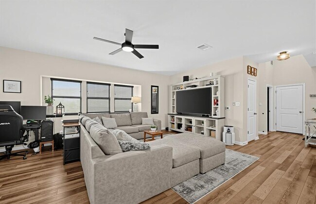Building Photo - 261 Arabian Colt Dr