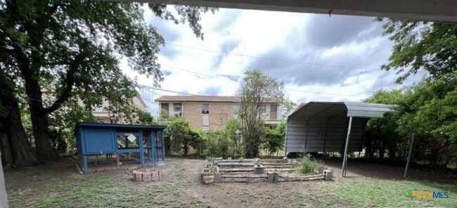 Building Photo - 304 Margaret Lee St