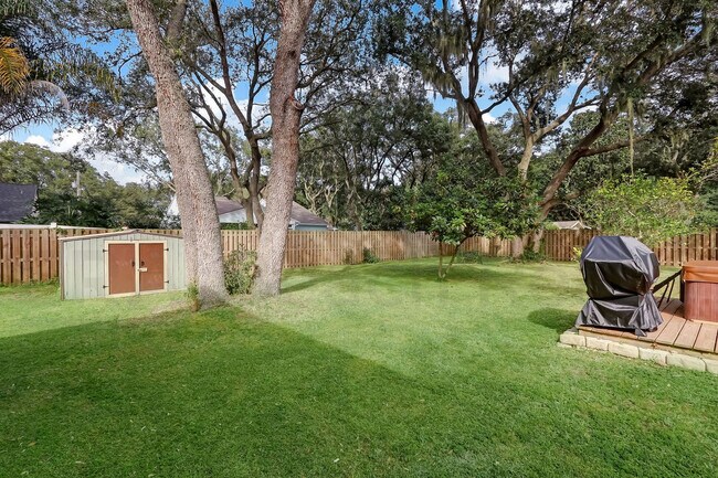 Building Photo - 2113 Talbot Ct