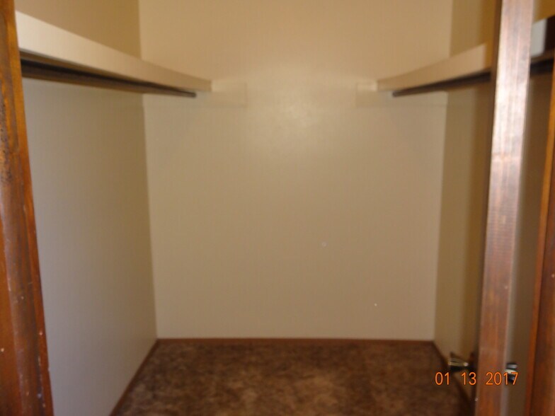 Building Photo - 1049 Belford Ave