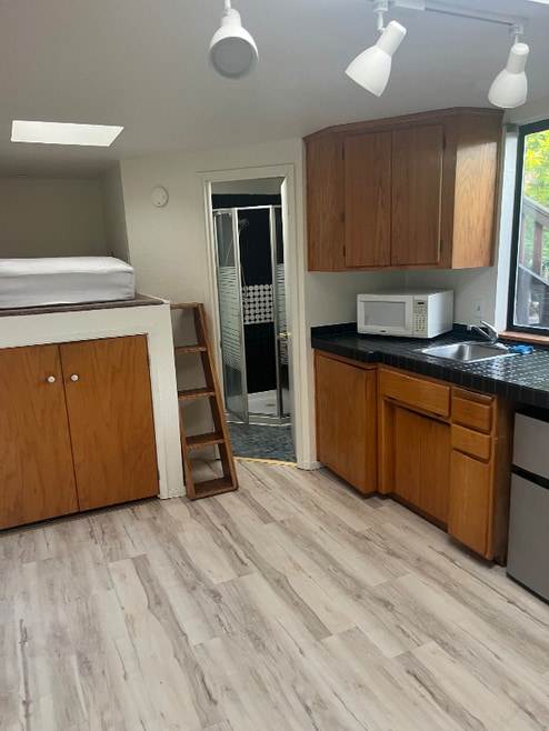 Building Photo - 2091 Sierra Way