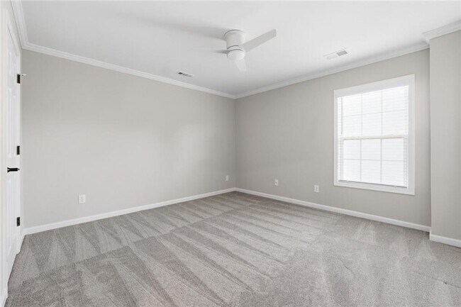 Building Photo - 2725 Blackstock Dr