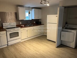 Building Photo - 401 N Augusta St