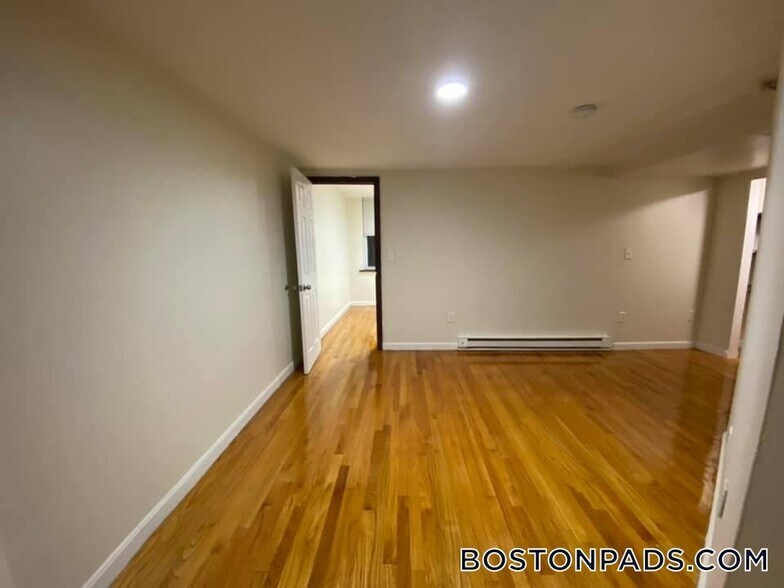 Building Photo - 171 Hemenway St