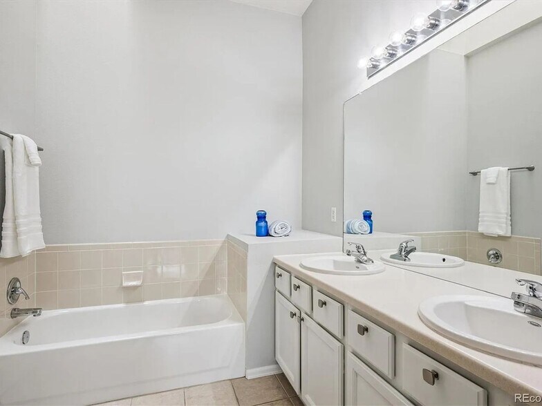 Building Photo - 1162 E 130th Ave