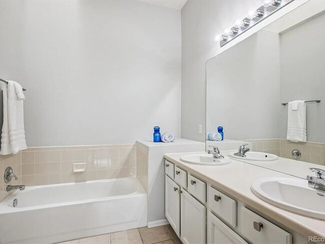 Building Photo - Charming 4BR Townhome in Thornton
