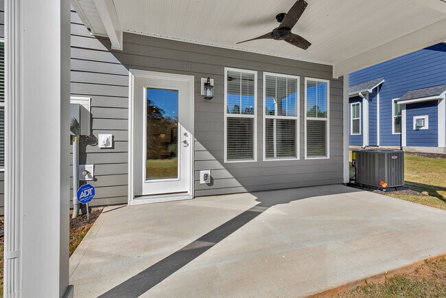 Building Photo - 323 Grange Vly Ln