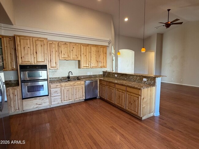 Building Photo - 8081 S Fairfield Cir