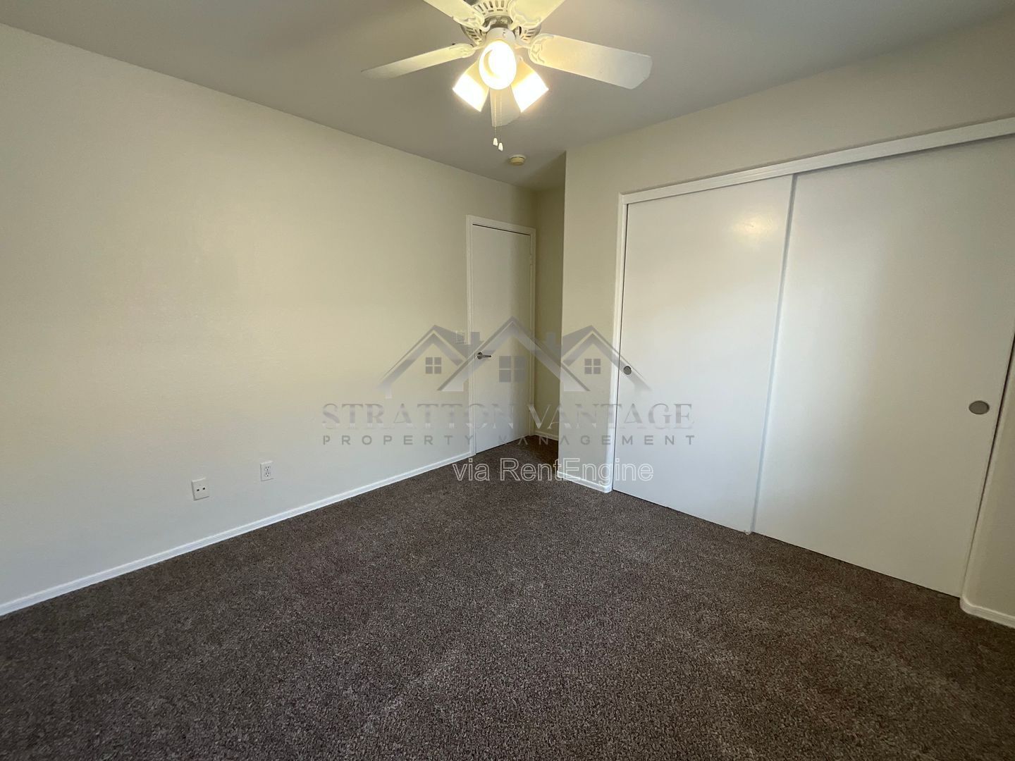 Building Photo - 3521 E Juanita Ave
