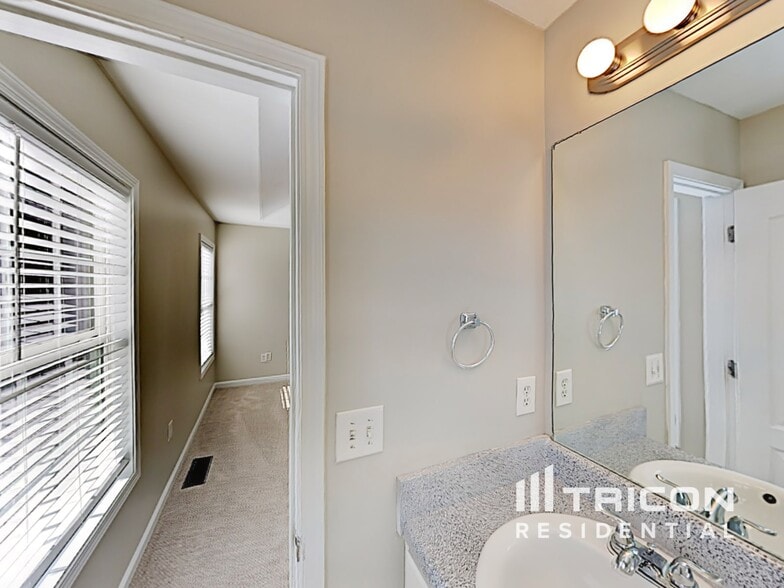 Building Photo - 166 Millwheel Dr
