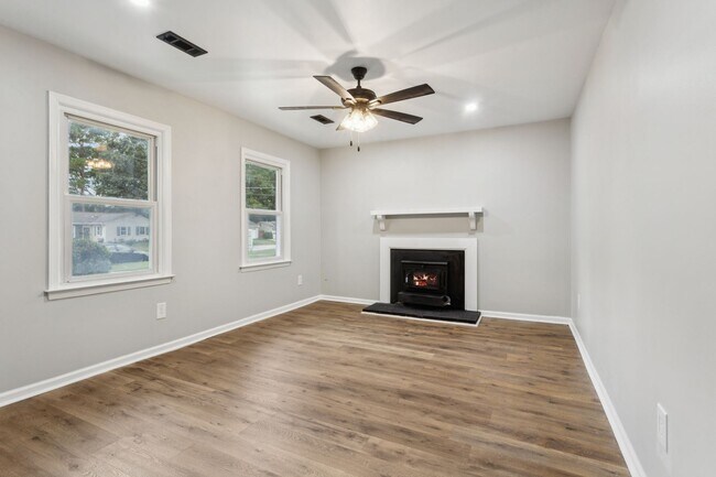 Building Photo - Updated Four bedroom, two full bathroom home